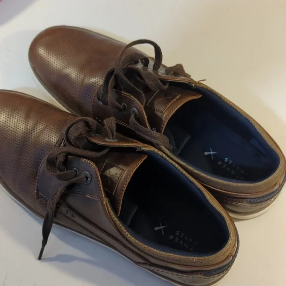 Denver Hayes - Picture 3 of 3